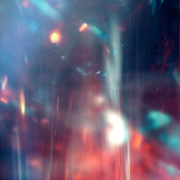 Abstract image representing clarity and focus through light rays.